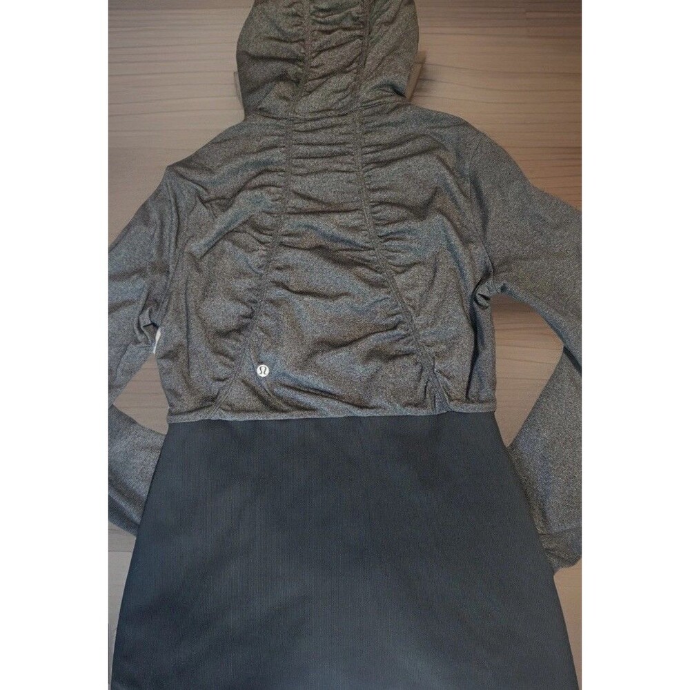 Lululemon Reversible Jacket Women 6 Black Gray Hooded Dance Yoga Zip Up - Picture 13 of 15